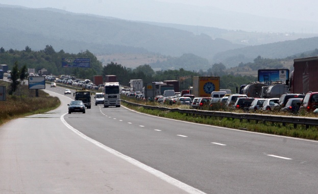 Силен е трафикът по цялата пътна мрежа на Гърция. Полицията