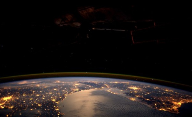 За 11-ти път светът отбелязва Часът на Земята. Освен традиционното