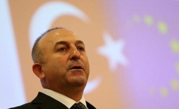 Министърът на външните работи на Турция Мевлют Чавушоглу реагира изключително