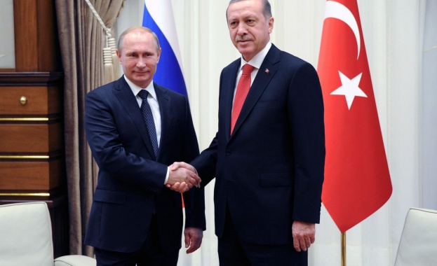 Президентът на Русия Владимир Путин поздрави в телефонен разговор турския