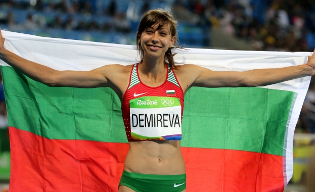 Сребърната олимпийска медалистка Мирела Демирева стана първата българска атлетка която