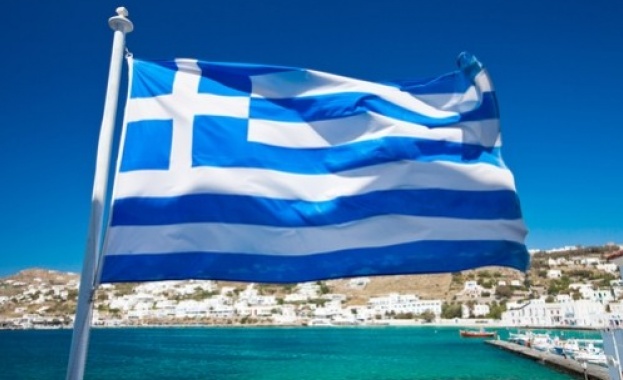 Туристите в Гърция ще трябва да плащат данък дори при