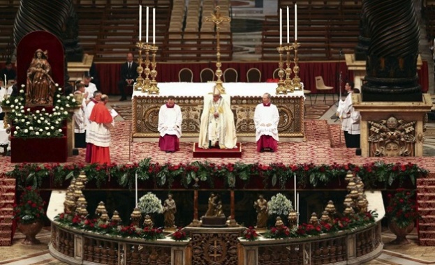 Папа Франциск ръкоположи днес петима нови кардинали, предадоха световните агенции.