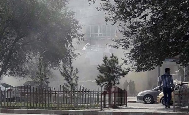 Експлозия в банка в близост до посолството на САЩ разтърси