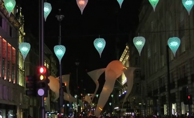 Светлинен фестивал започна в британската столица Лондон. Той ще продължи