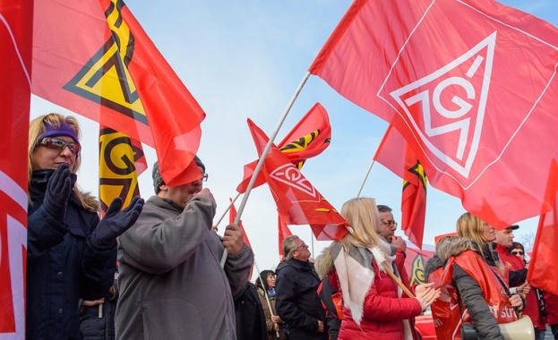 Индустриални работници в Германия започнаха втора 24-часова стачка в четвъртък,