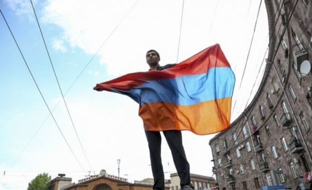 Арменската опозиция и управляващите днес започват преговори за промяна в