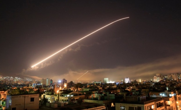 Самолети на ръководената от САЩ коалиция бомбардираха позиция на сирийската