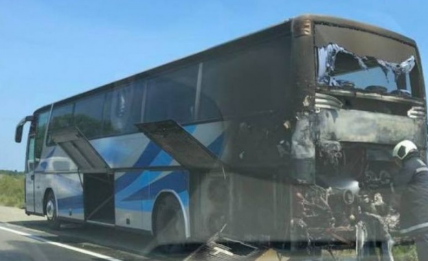 Автобус с еврейски туристи се запали край Поморие. Инцидентът е