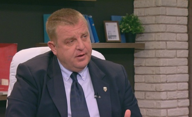 ТОПНОВИНИ потърси за коментар вицепремиера и министър на отбраната Красимир
