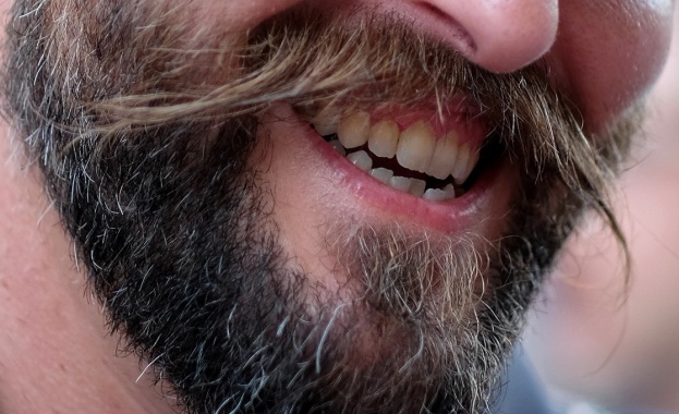 Според учените мъжете с бради пренасят повече бактерии отколкото четириногите