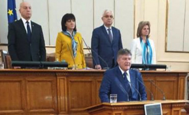 Митко Полихронов положи клетва като депутат от парламентарната група на