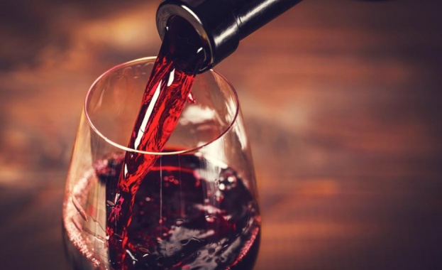 Червеното вино може и да е добро за сърцето, но
