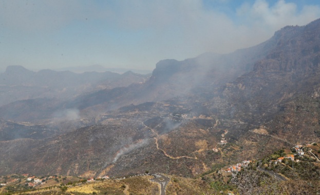 Повече от 50 горски пожара бушуват в Гърция Борбата със