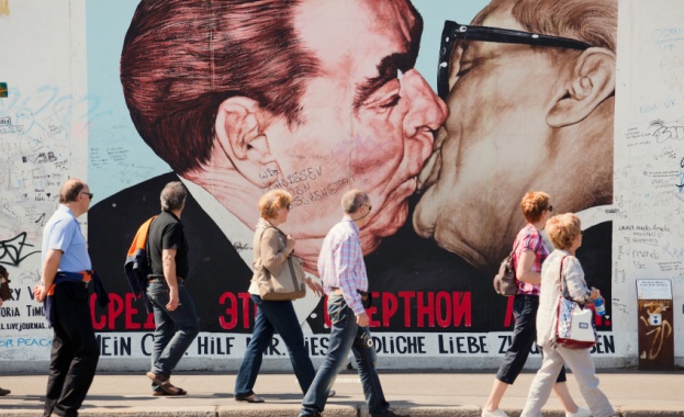 Почти 30 години след падането на Берлинската стена шейсет и