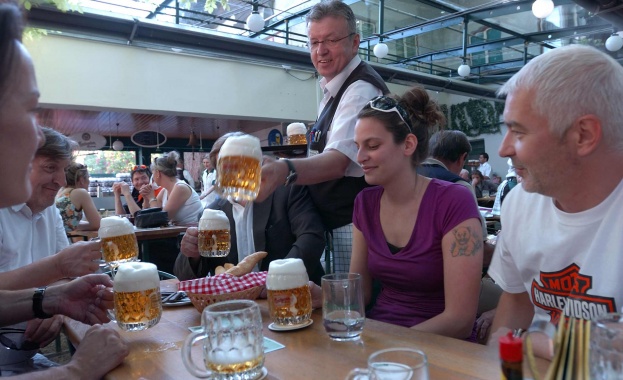 Все повече ресторанти във Виена правят резервации само за ограничено