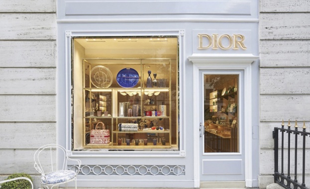 В средата на юли Dior откри новия си бутик на