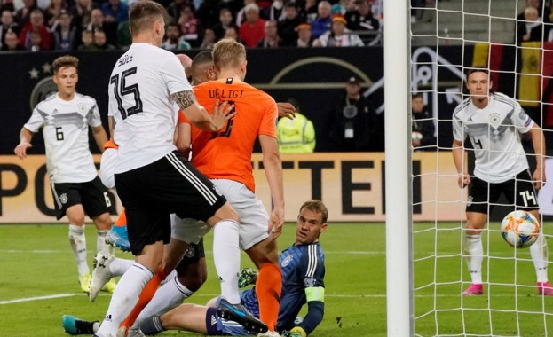 Германия загуби от Холандия с 2 4 в най интересния мач от