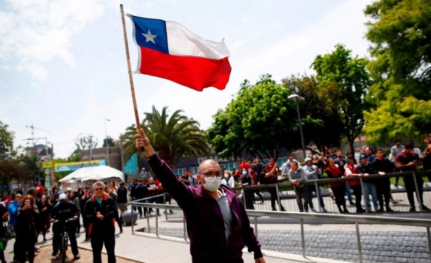 Десет души вече са жертвите на продължаващите бунтове в Чили