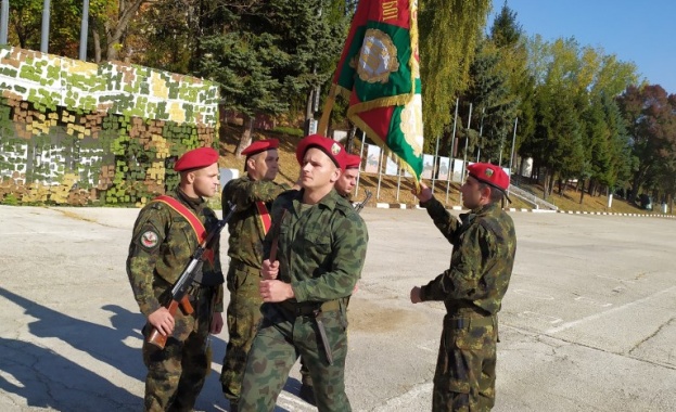 Ритуал по полагане на военна клетва от 16 български граждани