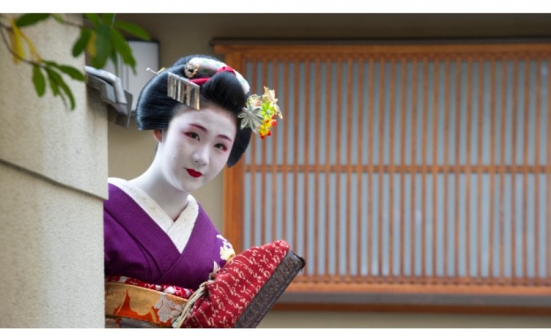 Властите в Киото забраниха снимките в части от Квартала на
