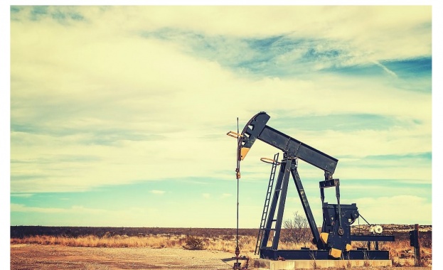 Саудитската петролна компания Сауди Арамко оцени цената на петрола в