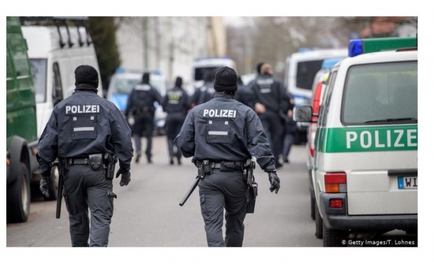 Германската полиция задържа трима предполагаеми джихадисти от Ислямска държава Според