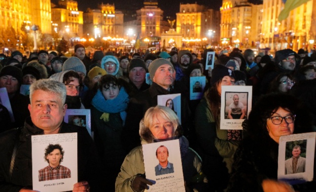 Хиляди украинци протестираха снощи в центъра на Киев срещу сближаването