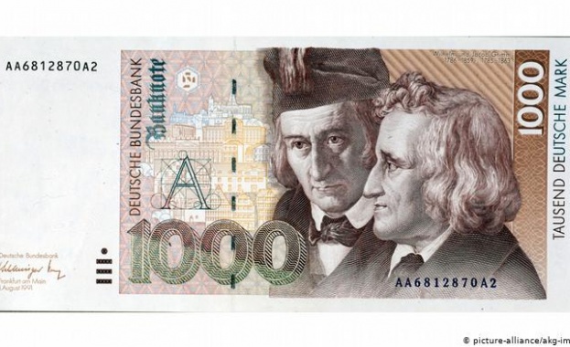 Германец остана силно изненадан след като откри дебела пачка банкноти,