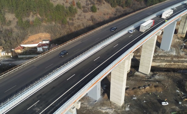 През 2019 г са ремонтирани 10 големи съоръжения на автомагистралите