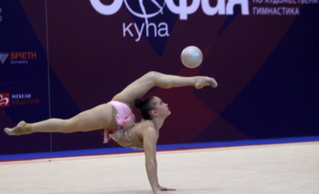 Татяна Воложанина се класира за финала на топка на турнира