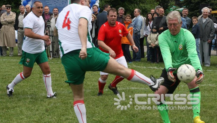 По случая Деня на Европа, в Южния парк, се проведе футболен мач между отборите на Народното Събрание и Европейския парламент. Участие взе премиерът Бойко Борисов.