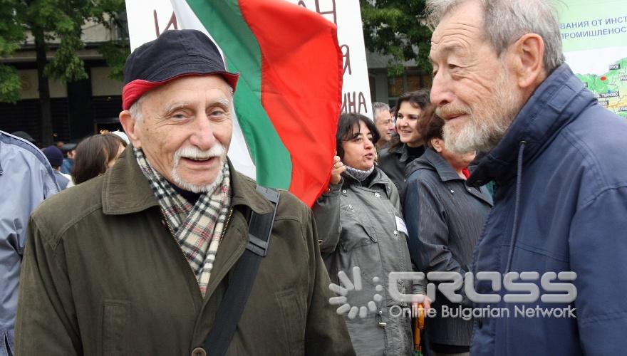 С митинг-шествие учените от БАН ще протестираха срещу идеята на министъра на образованието да разформирова Академията. 