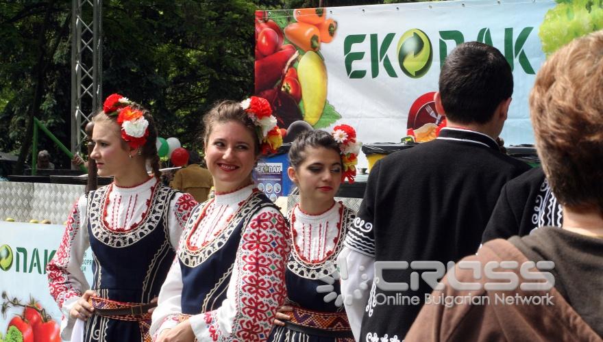 Световният ден на околната среда беше отбелязан на естрадата в Южния парк. Министър Нона Караджова направи поздравление по повод празника. Тя откри събитието заедно с кмета на София Йорданка Фандъкова