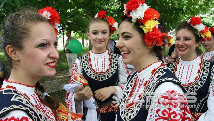 Световният ден на околната среда беше отбелязан на естрадата в Южния парк. Министър Нона Караджова направи поздравление по повод празника. Тя откри събитието заедно с кмета на София Йорданка Фандъкова