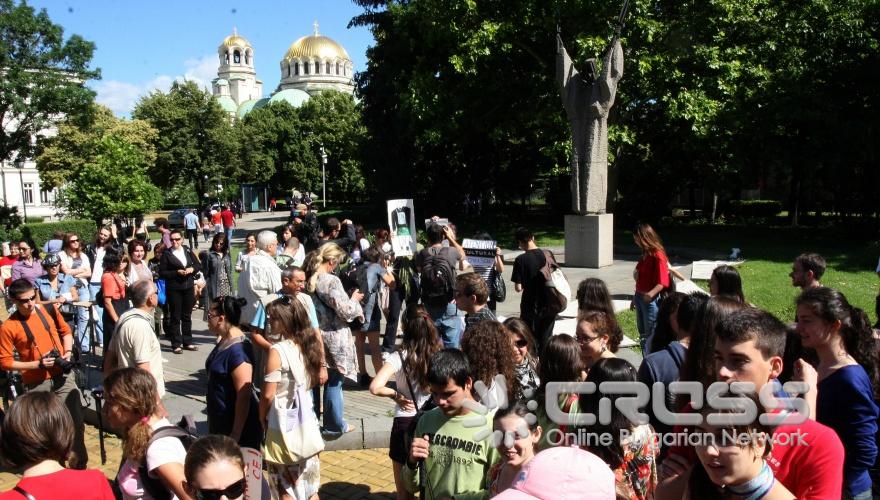 Студенти протестираха в градинката на Народното събрание срещу намаления бюджет за наука, образование и култура 