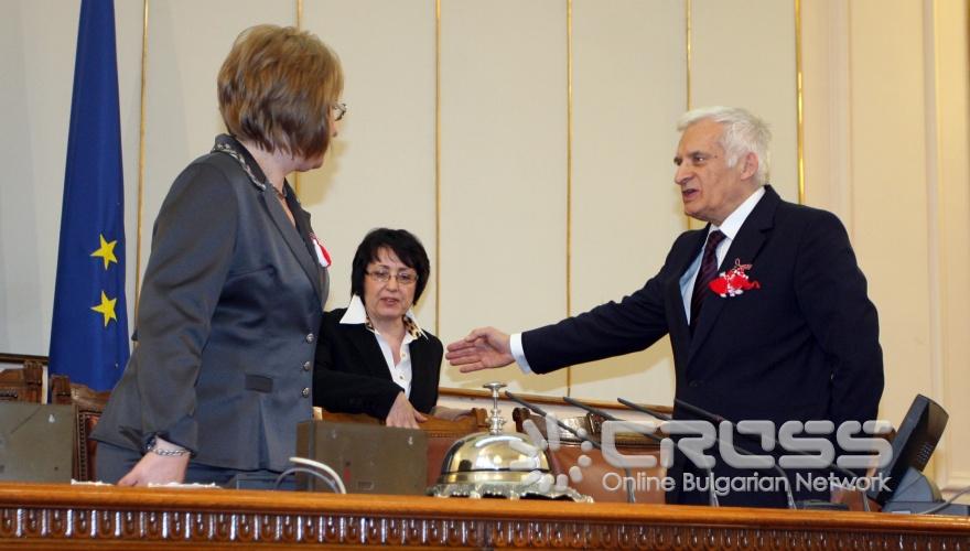 На 11.01.2010г. председателят на НС Цецка Цачева се срещна в София с председателвя на ЕП Йежи Бузек. 