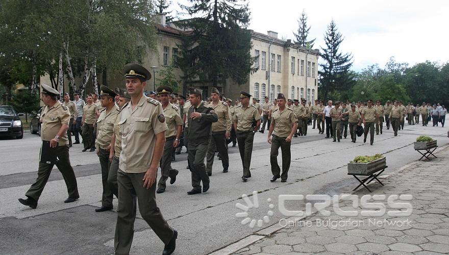 Министърът на отбраната Аню Ангелов откри новата учебна година във Военна академия "Г. С. Раковски". Пред командно-преподавателския и слушателския състав на академията той изнесе лекция на тема "Основни приоритети на отбранителната политика на Република България". 