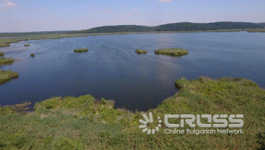 Резерватът „Сребърна“. Резерватът Сребърна е разположен край село Сребърна, на 16 км западно от Силистра и на 2 км южно от Дунав