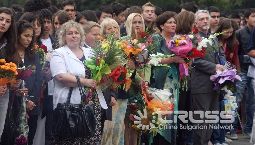 Днес,15 септември, министър Сергей Игнатов поздрави учениците и педагозите по повод откриването на новата учебна 2010-2011 година в Първа английска езикова гимназия – София и 112 основно училище „Стоян Заимов”– София 