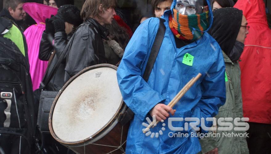 Днес,28 октомври,се проведе общостудентско протестно шествие, което започн пред главния вход на НДК и продължи по бул. „Витоша" до Министерски съвет