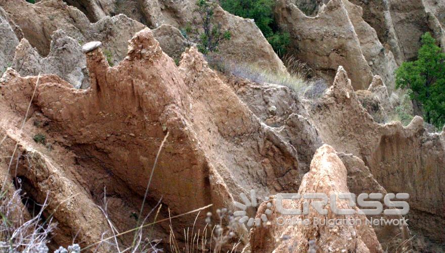 Стобските пирамиди - скални образувания до село Стоб