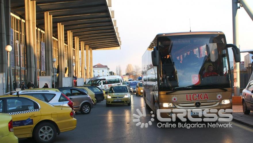 Днес играчите на ЦСКА заминаха за Сандански с влак, откъдето утре ще се придвижат с автобус до Микрево.