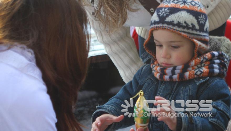 Днес,19 декември, в Докторската градина около Докторския паметник в София се проведе детско коледно тържество. 