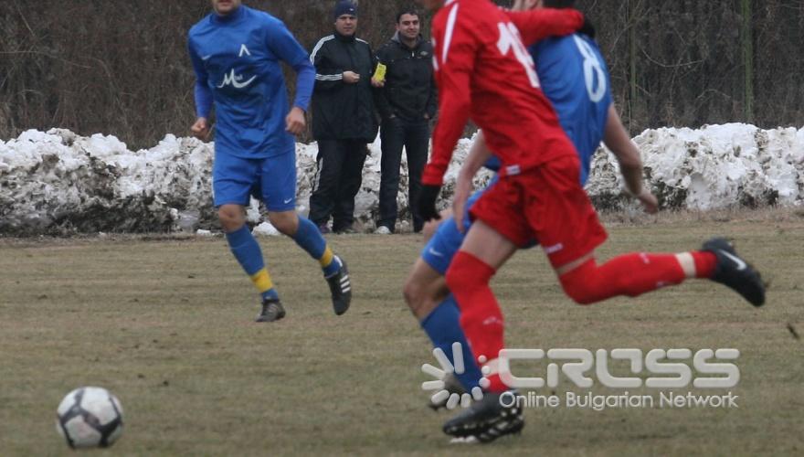 Днес, 20 февруари, отборът на Левски победи с 3:0 Чавдар Етрополе в контролна среща, играна на помощното игрище на стадион "Георги Аспарухов".