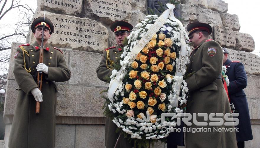 Във връзка с 3 март – Националния празник на България и 133-годишнината от Освобождението, Военномедицинска академия и Български Червен кръст организират традиционната церемония - поклонение на Докторския паметник в София.