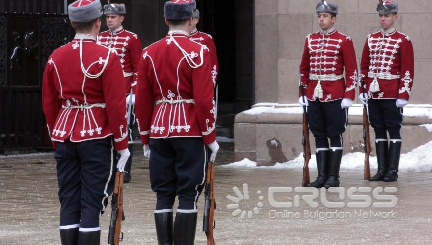 Днес,3 март,се извърши тържествена смяна на караула пред официалния вход на сградата на Администрацията на президента на Република България. 