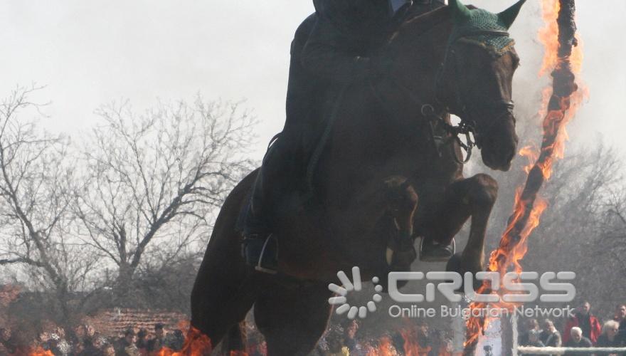 Днес,11 март,на площада и стадиона на кв. „Бенковски” СДВР и Група „Конна полиция” – СПС – СДВР организира традиционни конни състезания.