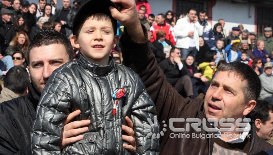 Днес,11 март,на площада и стадиона на кв. „Бенковски” СДВР и Група „Конна полиция” – СПС – СДВР организира традиционни конни състезания.