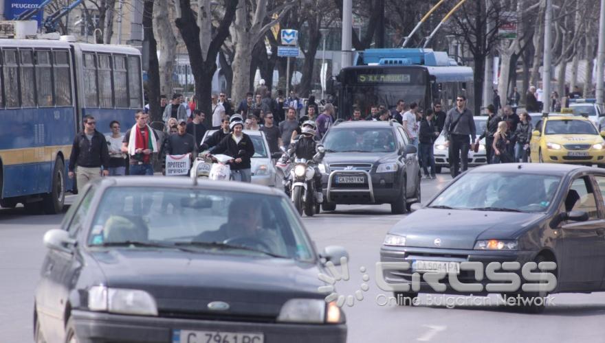 Днес,27 март,в София от четири точки започна националният протест срещу високите цени на горивата. 